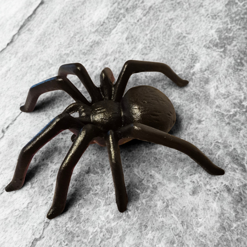 Gusseisen-Spinne – originelle Deko zum Aufhängen