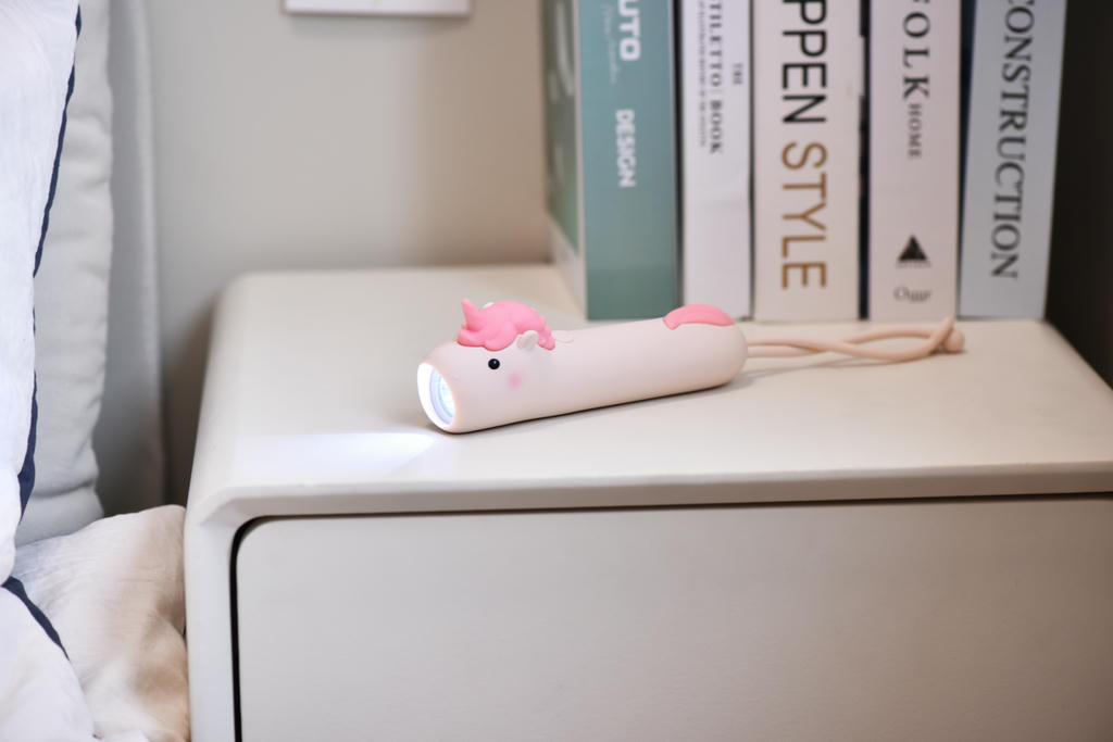 Einhorn Taschenlampe mit Akku - wiederaufladbares LED-Gadget mit 2 Lichtmodi