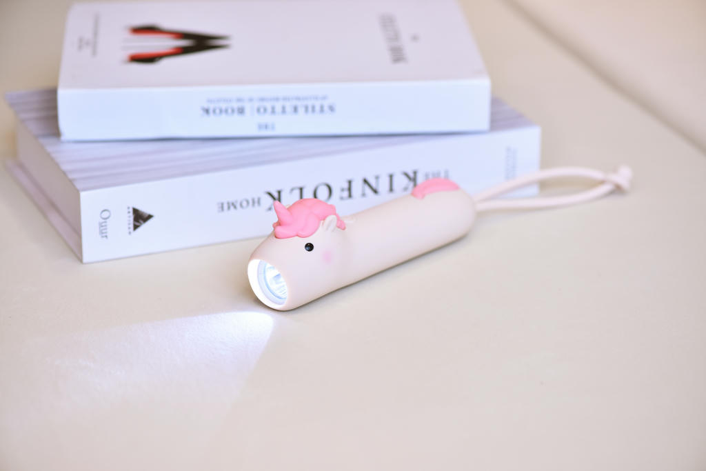 Einhorn Taschenlampe mit Akku - wiederaufladbares LED-Gadget mit 2 Lichtmodi